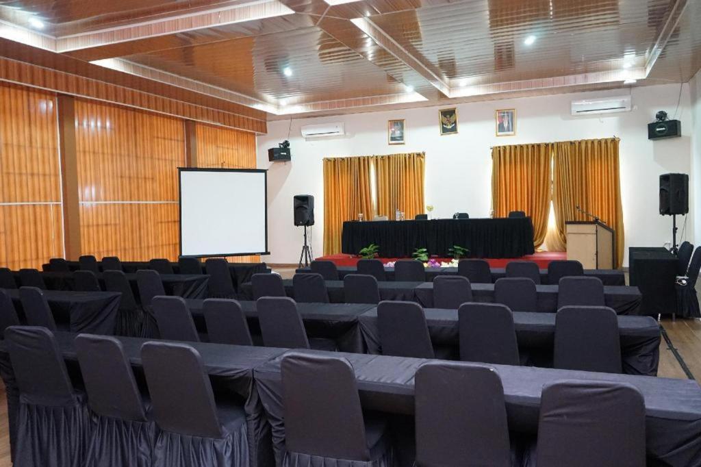 Ren'Z Hotel Pangkal Pinang Dış mekan fotoğraf