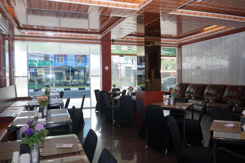 Ren'Z Hotel Pangkal Pinang Dış mekan fotoğraf